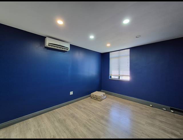 15M² OFFICE TO LET IN DUNKELD WEST